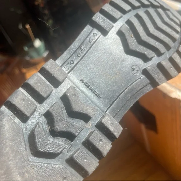 Plaid Rain Boots - Picture 6 of 11